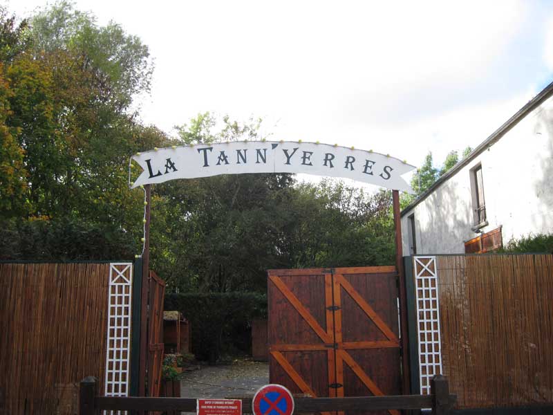 L'Enseigne.